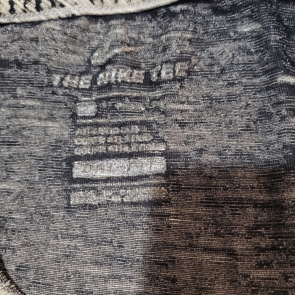 Nike Dri Fit Mens S Distressed Look T Shirt Crew Neck Grey Black Logo Stretch - Picture 7 of 7